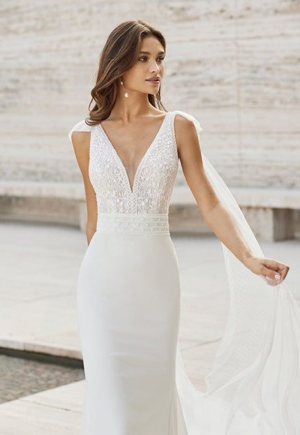Rosa Clará Nanet – Sheath Wedding Dress with Lace Bodice