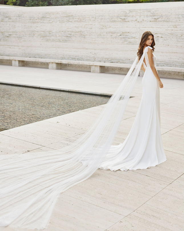 Rosa Clará Nanet – Sheath Wedding Dress with Lace Bodice