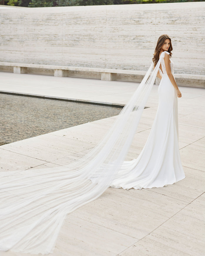 Rosa Clará Nanet – Sheath Wedding Dress with Lace Bodice