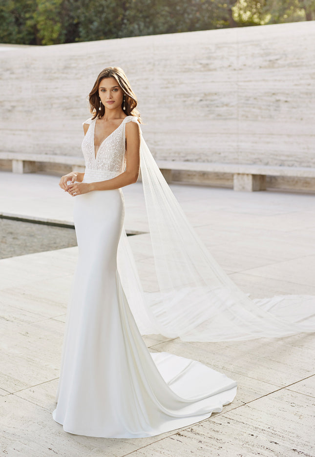 Rosa Clará Nanet – Sheath Wedding Dress with Lace Bodice