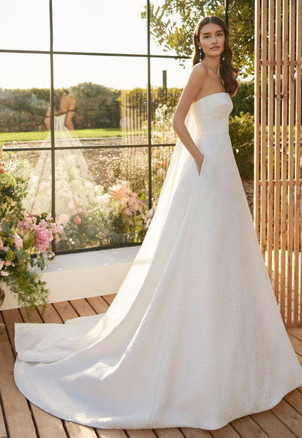 Rosa Clará Couture Camir Vera Brocade A-Line Wedding Gown