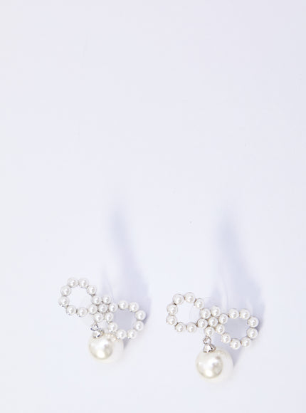 Self Portrait Pearl Bow Earrings QT White