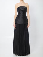 10 / Black