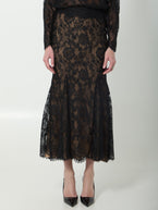 10 / Black