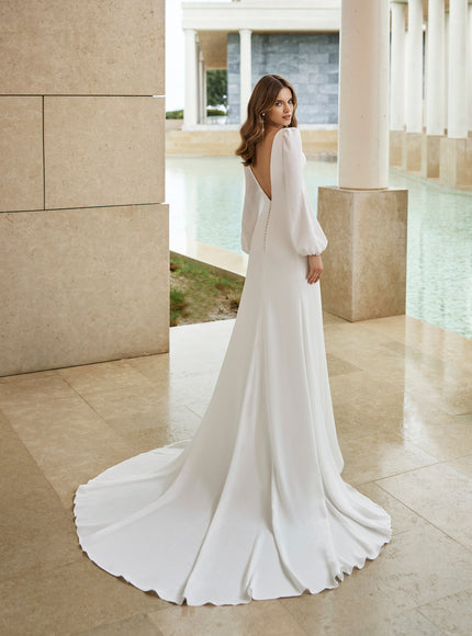 Vanes – Elegant Long-Sleeve Wedding Dress by Rosa Clará