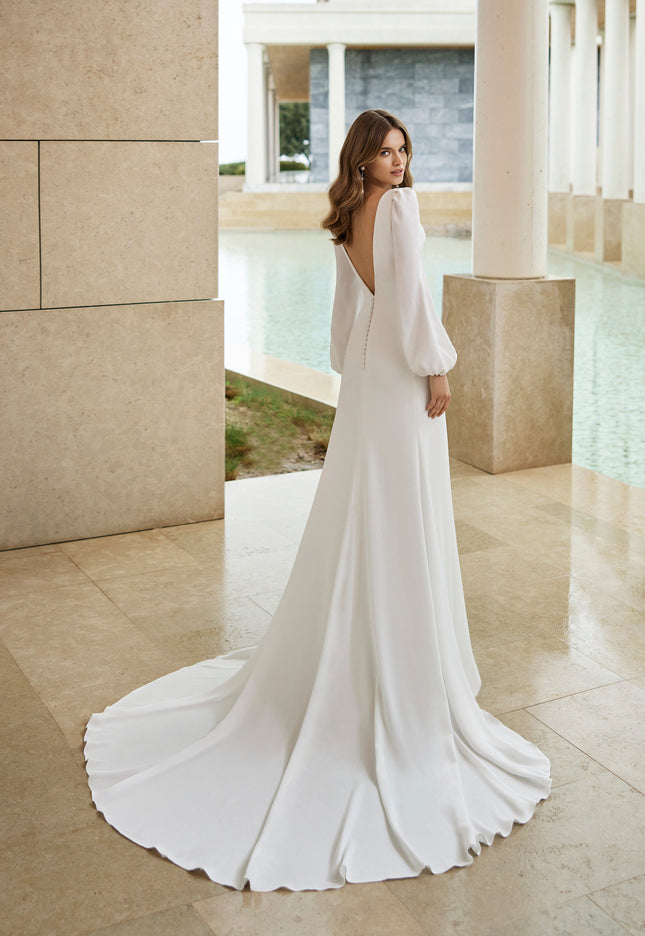 Vanes – Elegant Long-Sleeve Wedding Dress by Rosa Clará