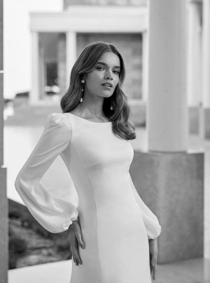 Vanes – Elegant Long-Sleeve Wedding Dress by Rosa Clará