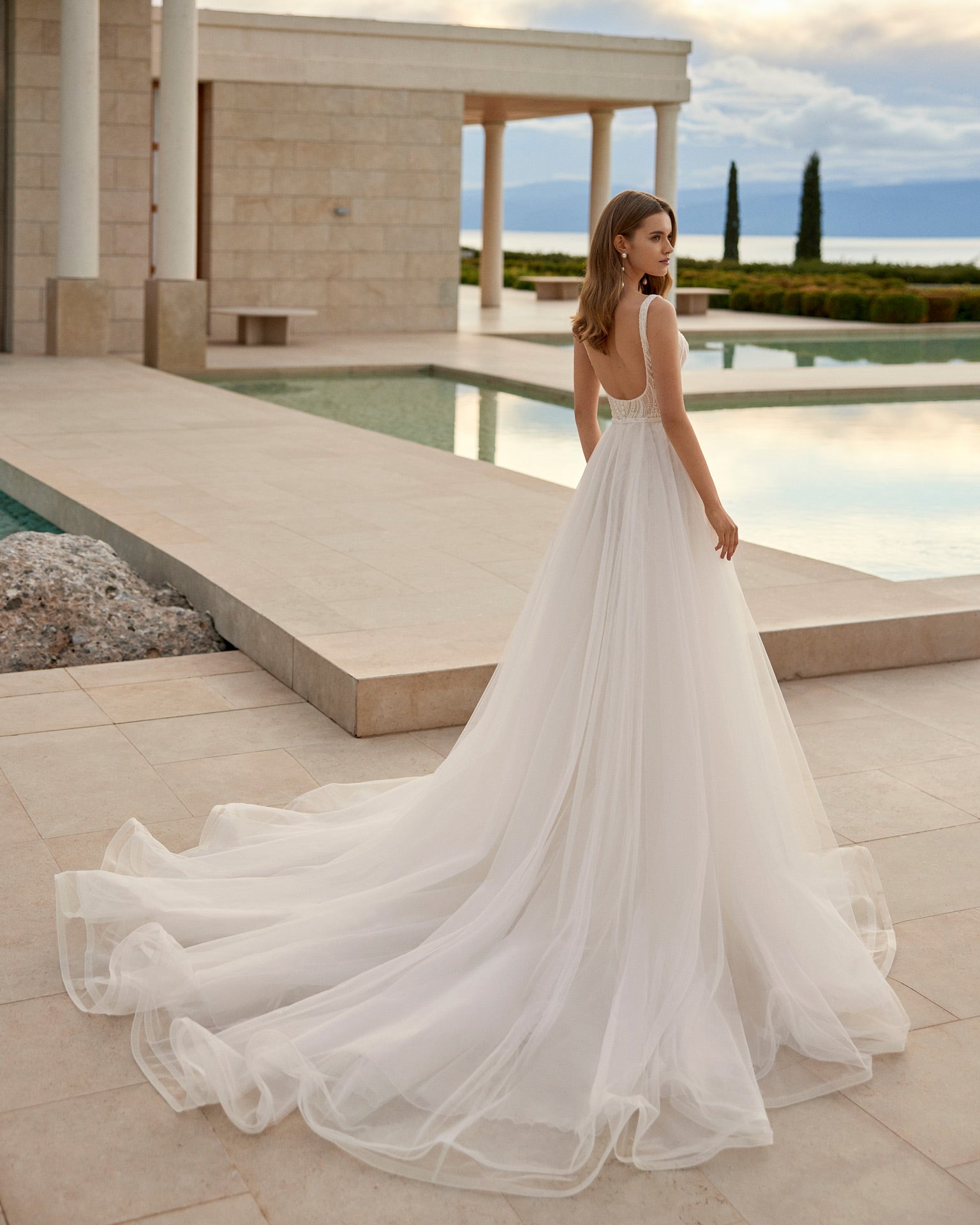 Rosa Clar Verocha Wedding Dress Sheath Lace Bridal Gown, US 6 / White Rosa Clar Verocha Wedding Dress Sheath Lace Bridal Gown, US 6 / White