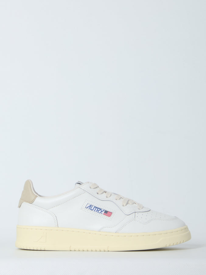 Autry Medalist Low Sneakers White