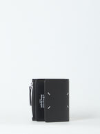 QT / Black