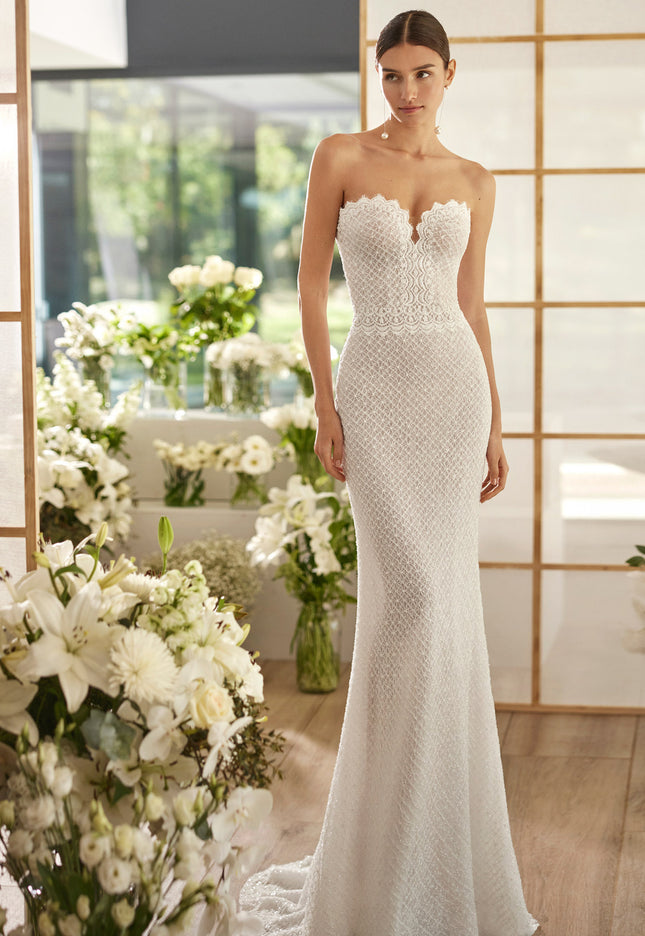 Rosa Clará Couture Miranda Strapless Lace Wedding Dress Without Skirt Overlay