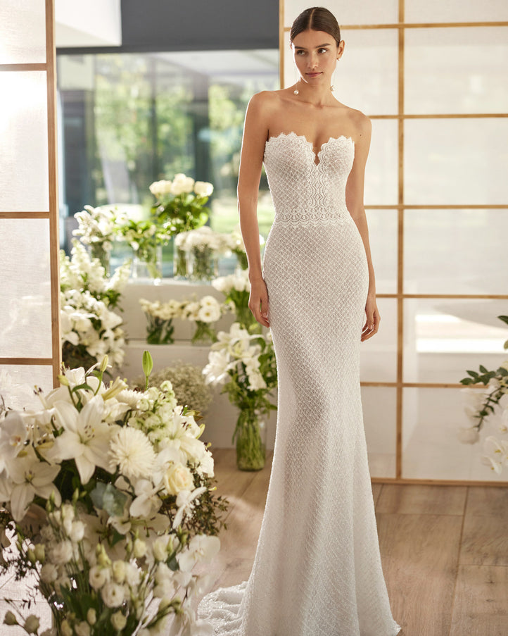 Rosa Clará Couture Miranda Strapless Lace Wedding Dress Without Skirt Overlay