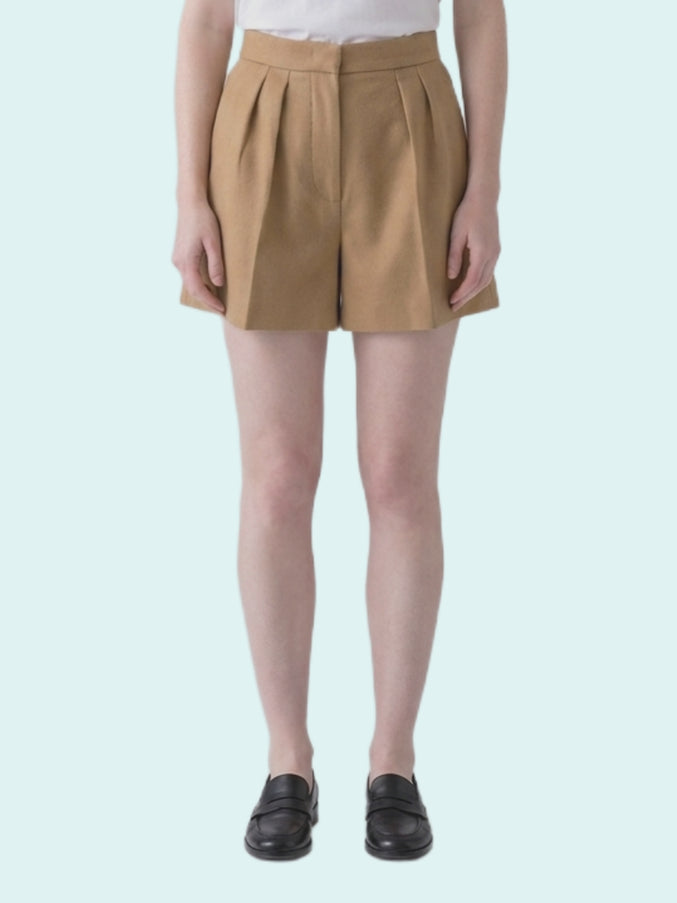 Max Mara Vista Camel Shorts. Beige