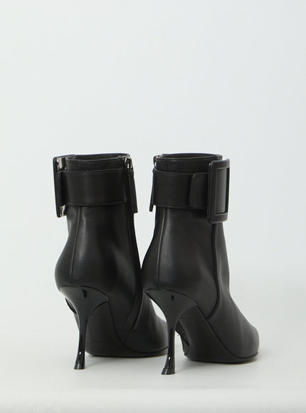 Roger Vivier Viv' Ville Booties