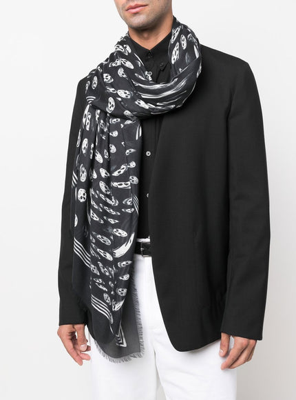 Alexander McQueen Scarfs Black