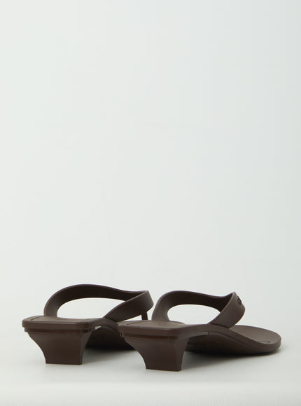 Gucci Vittoria Thong Sandals