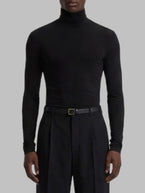 L / Black