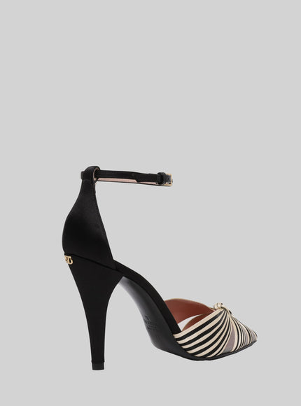 Valentino Garavani Annine Pumps In Satin