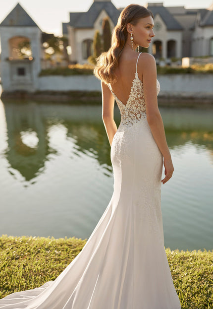 Rosa Clará Elita Wedding Dress – Stretch Crêpe Mermaid with Lace