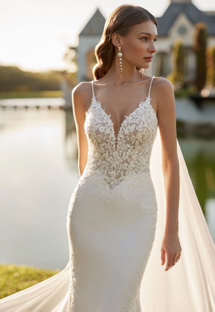 Rosa Clará Elita Wedding Dress – Stretch Crêpe Mermaid with Lace