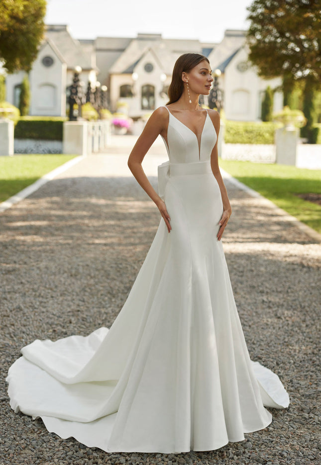 Rosa Clará Esther Wedding Dress with Detachable Train & Bow