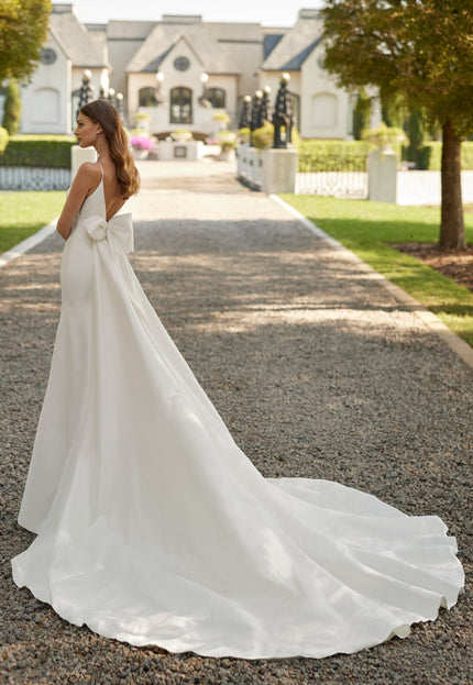 Rosa Clará Esther Wedding Dress with Detachable Train & Bow