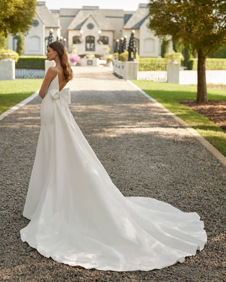 Rosa Clará Esther Wedding Dress with Detachable Train & Bow