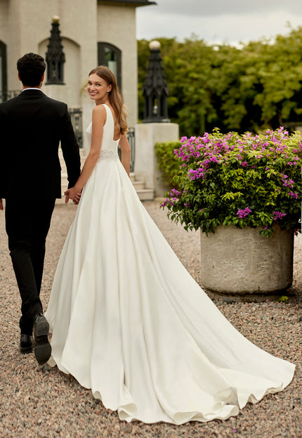 Eva – Classic A-line Rosa Clará Wedding Dress
