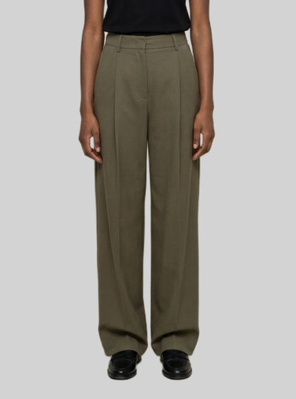 Sutton New York Light Stretch Canvas Pants In Military Green Green