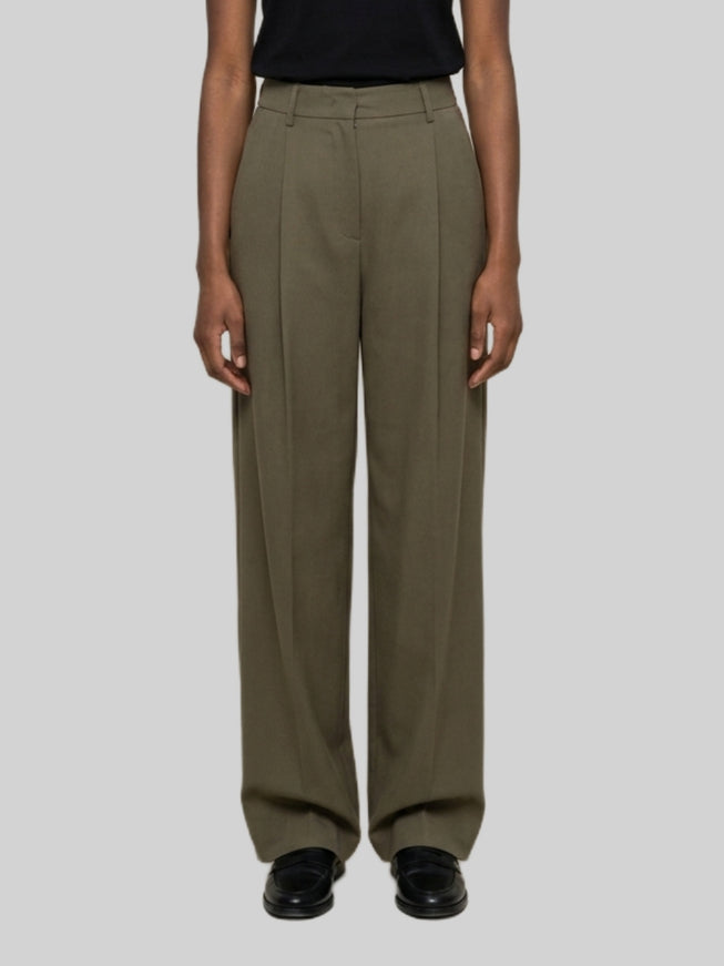 Sutton New York Light Stretch Canvas Pants In Military Green Green