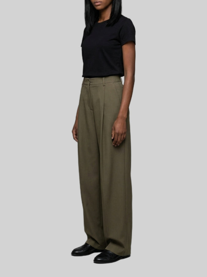 Sutton New York Light Stretch Canvas Pants In Military Green