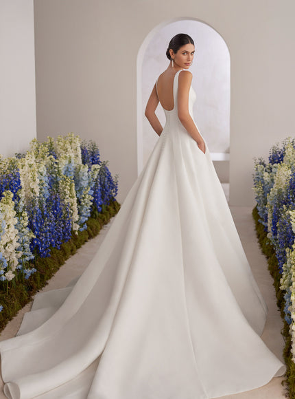 Rosa Clará Couture Tosca Square Neck Princess Wedding Dress