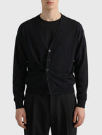 L / Black