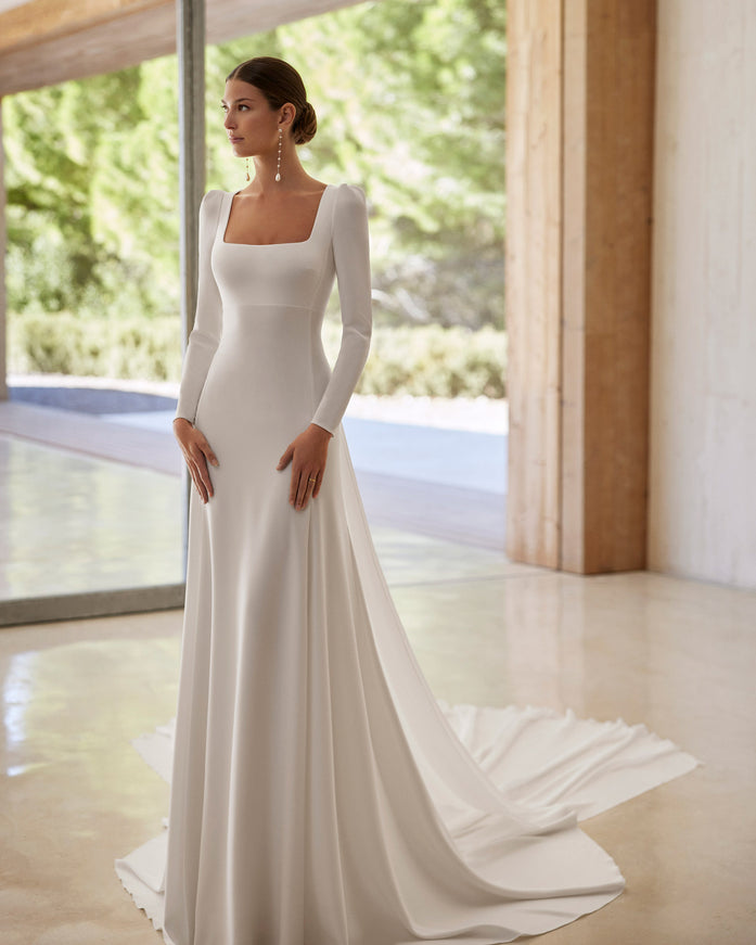 Rosa Clar Adan Long-Sleeve Crepe Wedding Dress | Ellie Belle, US 16 Rosa Clar Adan Long-Sleeve Crepe Wedding Dress | Ellie Belle, US 16