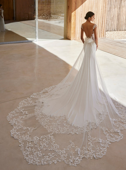 Custom Bridal Gown – A Wedding Dress Designed for You