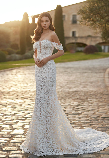 Rosa Clará Gerald Guipure Lace Sheath Wedding Dress