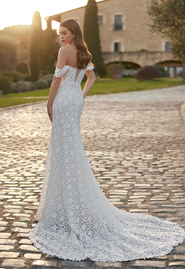 Rosa Clará Gerald Guipure Lace Sheath Wedding Dress
