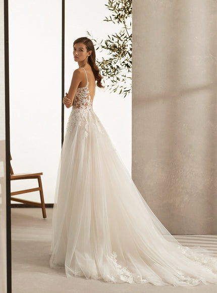 Rosa Clará Soft Carpi Lace & Tulle Princess Wedding Dress