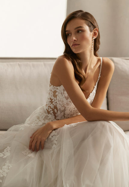 Rosa Clará Soft Carpi Lace & Tulle Princess Wedding Dress