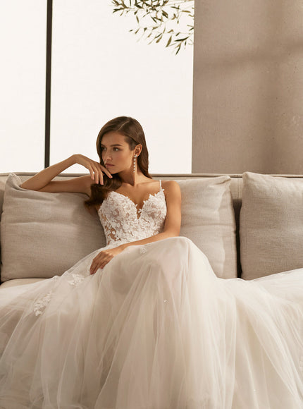 Rosa Clará Soft Carpi Lace & Tulle Princess Wedding Dress