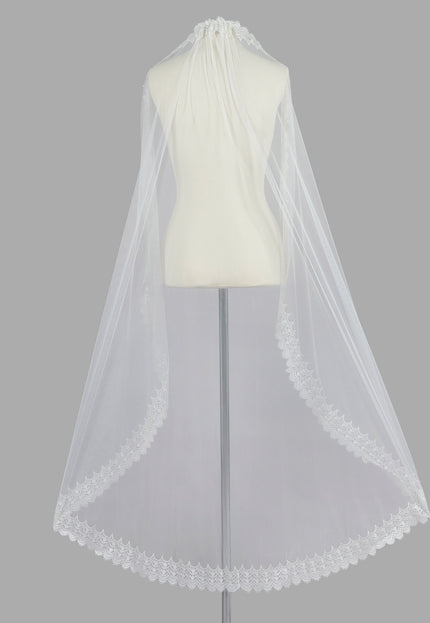Rosa Clará Soft Tulle and Lace Bridal Veil with Pearls