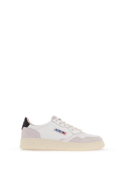 Autry leather medalist low sneakers