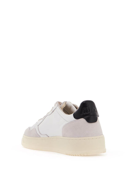 Autry leather medalist low sneakers