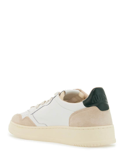 Autry leather medalist low sneakers