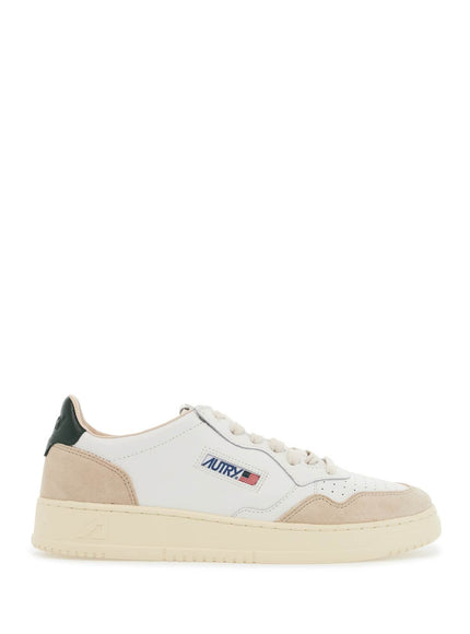 Autry leather medalist low sneakers