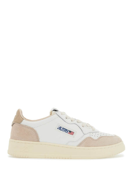 Autry leather medalist low sneakers