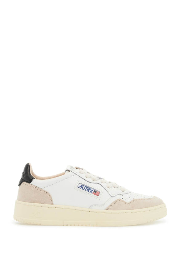 Autry leather medalist low sneakers