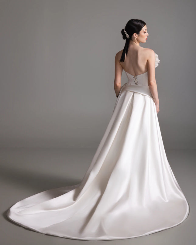 Lazaro Wedding Dresses in Minnesota | Exclusive at Ellie Belle Lazaro Wedding Dresses in Minnesota | Exclusive at Ellie Belle