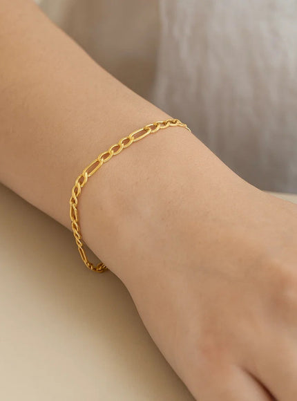 4.6mm 14k Yellow Gold Lite Figaro Bracelet