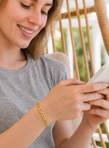 4.6mm 14k Yellow Gold Lite Figaro Bracelet